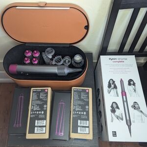 Dyson Airwrap Complete, case, and 2 extra pairs of long barrels